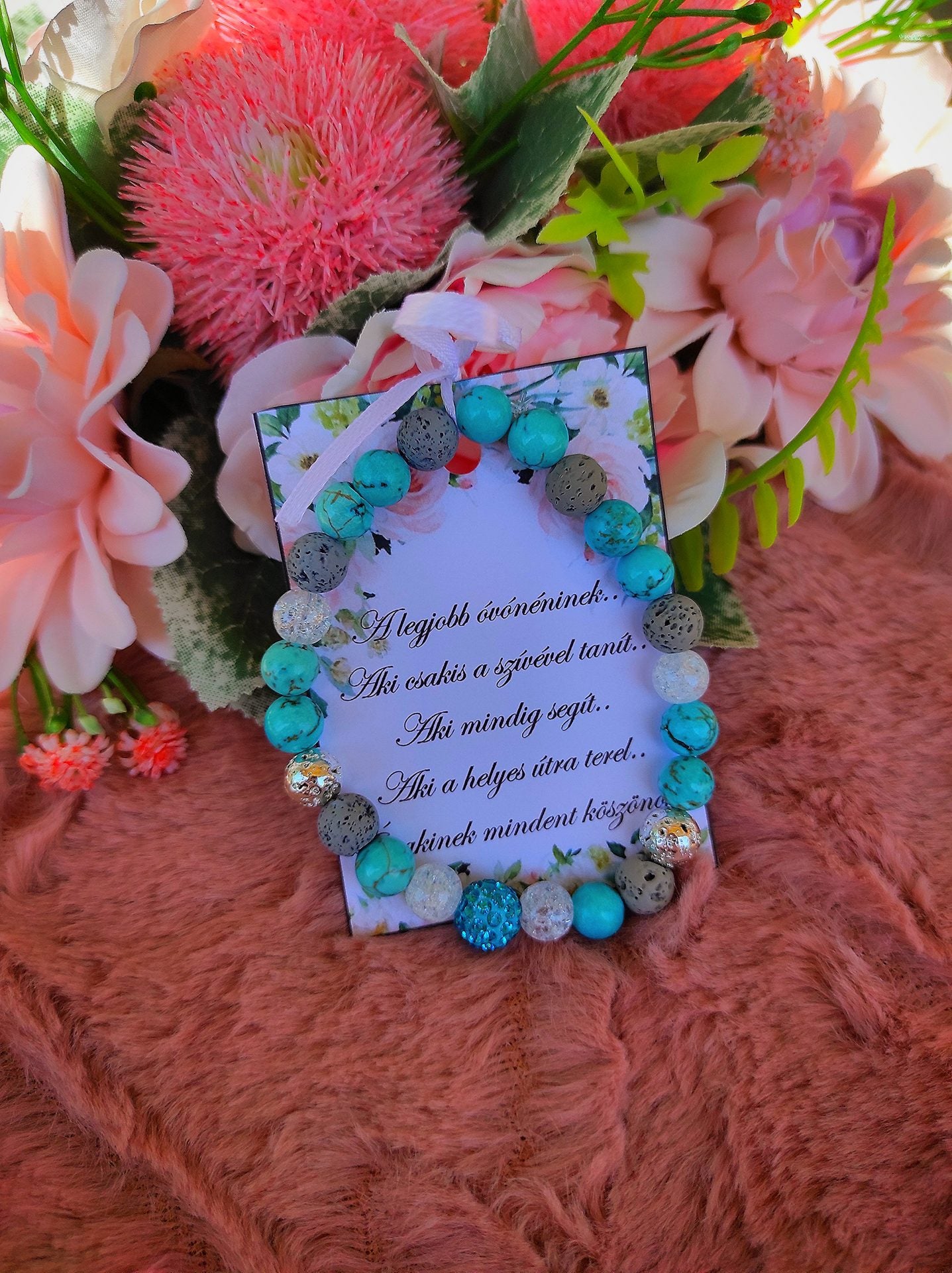 Ballagási ajándék türkiz ásvány karkötő